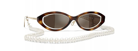 Chanel-Sonnenbrille-mit-Kette-5424